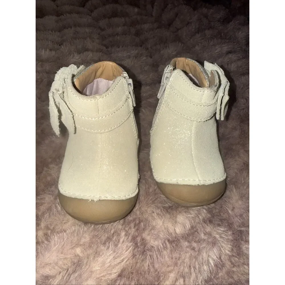 Stride Rite Infant Glitter Zip Boot Beige size 6 Mos
